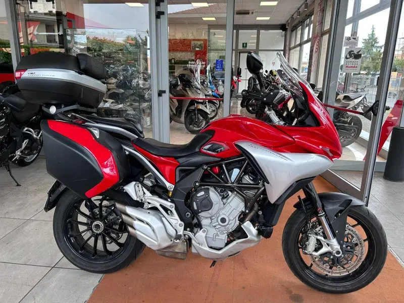 MV Agusta Turismo Veloce 800 (2014 - 16) (2)