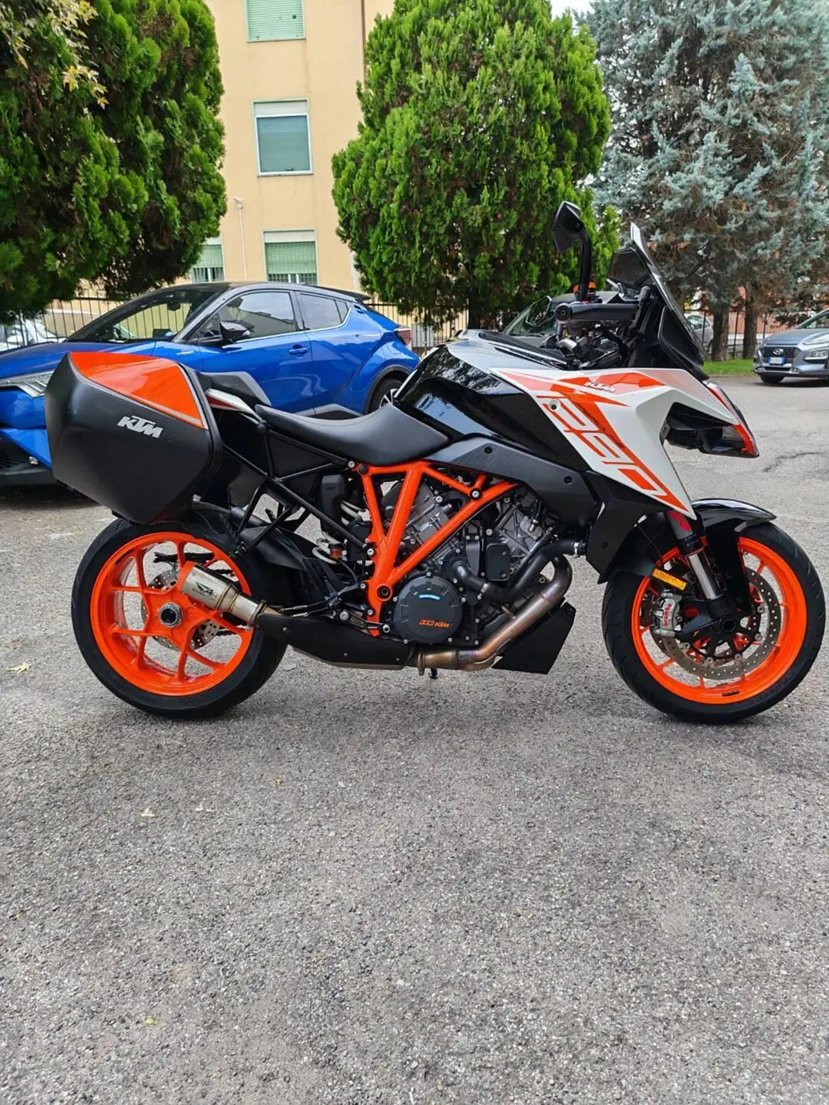 KTM 1290 Super Duke GT (2021) (2)