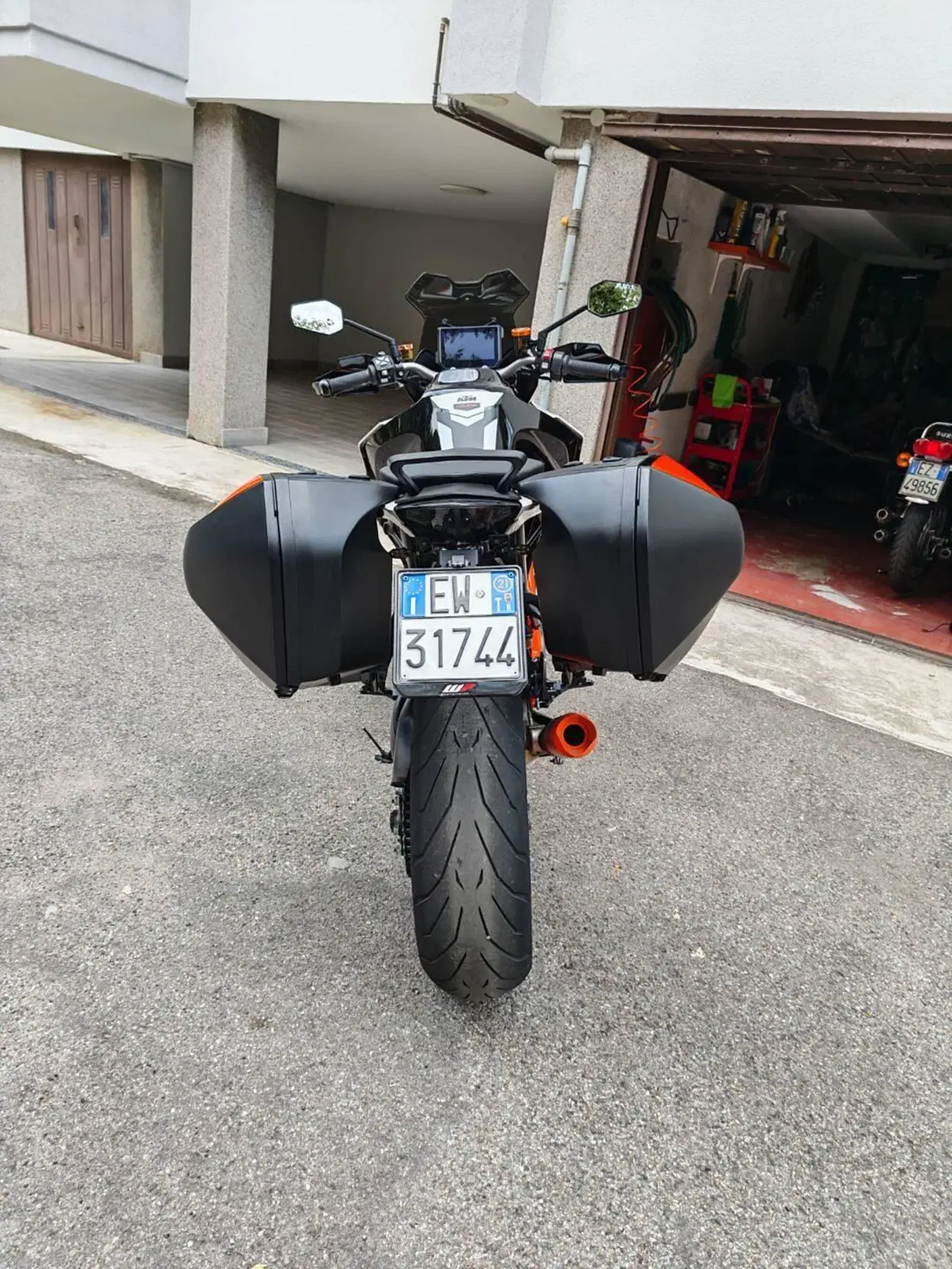 KTM 1290 Super Duke GT (2021) (4)