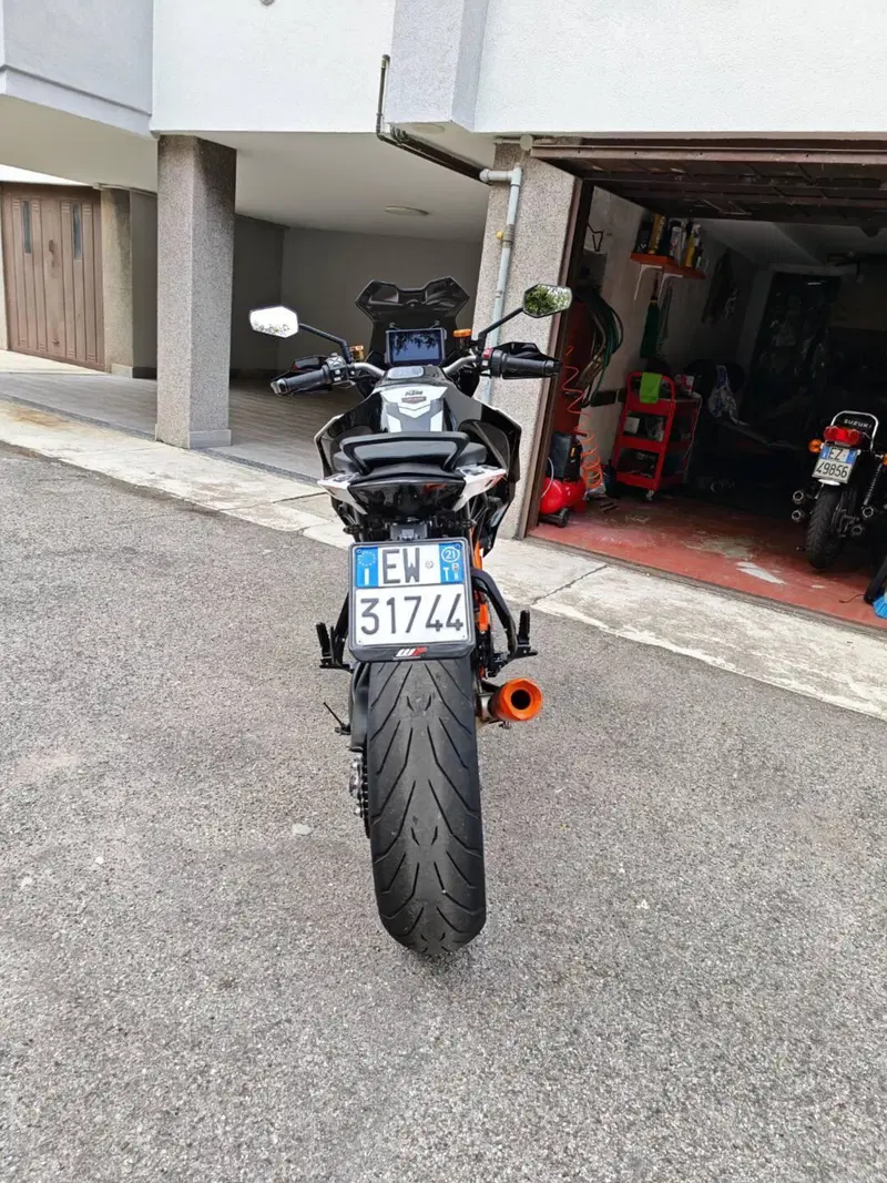 KTM 1290 Super Duke GT (2021) (6)