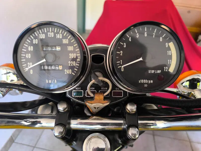 Kawasaki Z1 900 testanera prima serie (2)