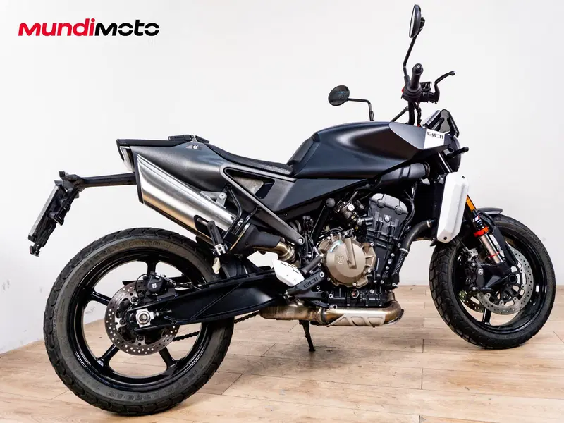 Husqvarna Svartpilen 801 (2024 - 26) (3)