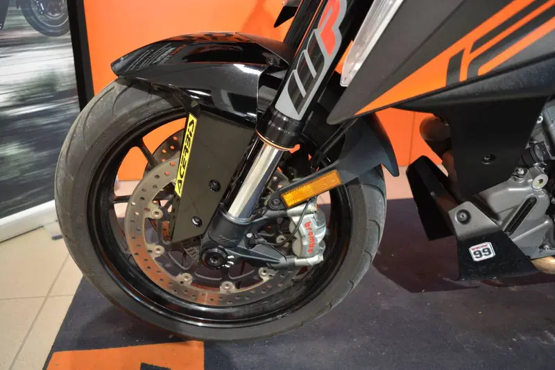 KTM 1290 Super Duke GT (2021) (15)