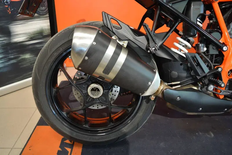 KTM 1290 Super Duke GT (2021) (14)