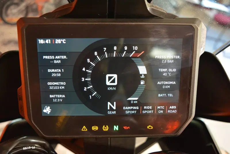 KTM 1290 Super Duke GT (2021) (18)