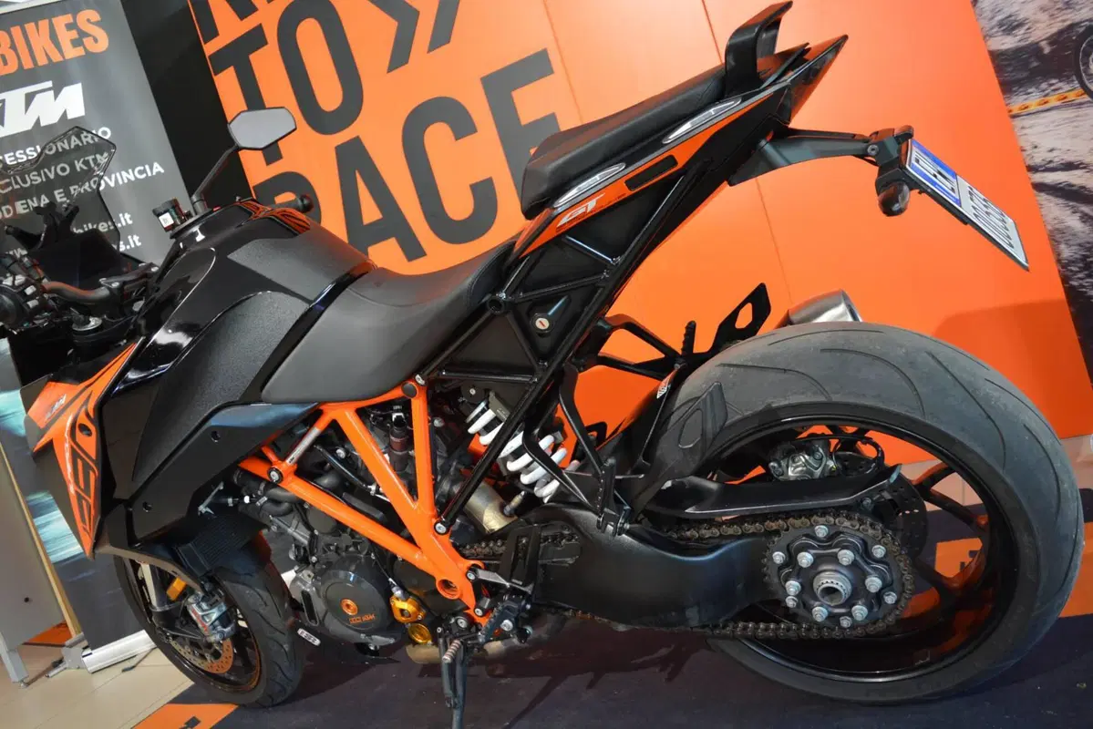 KTM 1290 Super Duke GT (2021) (6)