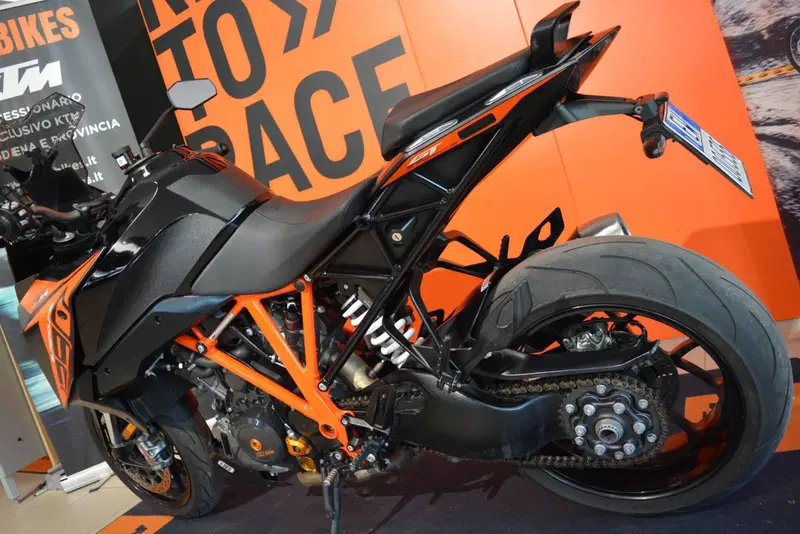 KTM 1290 Super Duke GT (2021) (6)