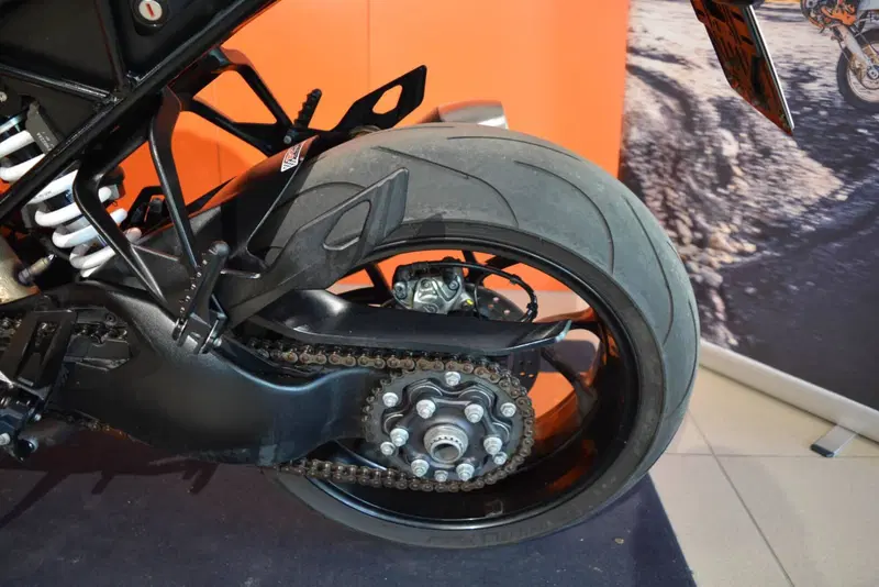 KTM 1290 Super Duke GT (2021) (17)