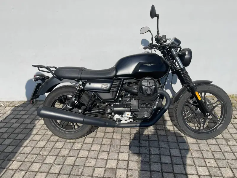 Moto Guzzi V7 III Stone (2017 - 20)