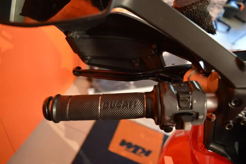 Ducati Multistrada 1200 ABS (2010 - 12) (9)