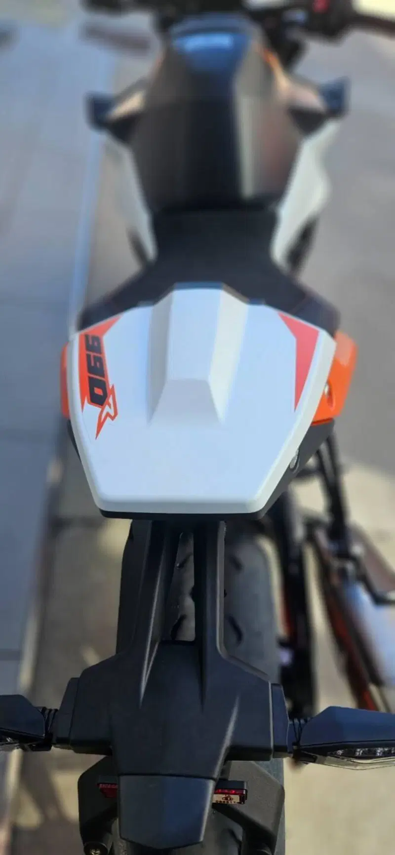 KTM 990 Duke R (2026) (3)