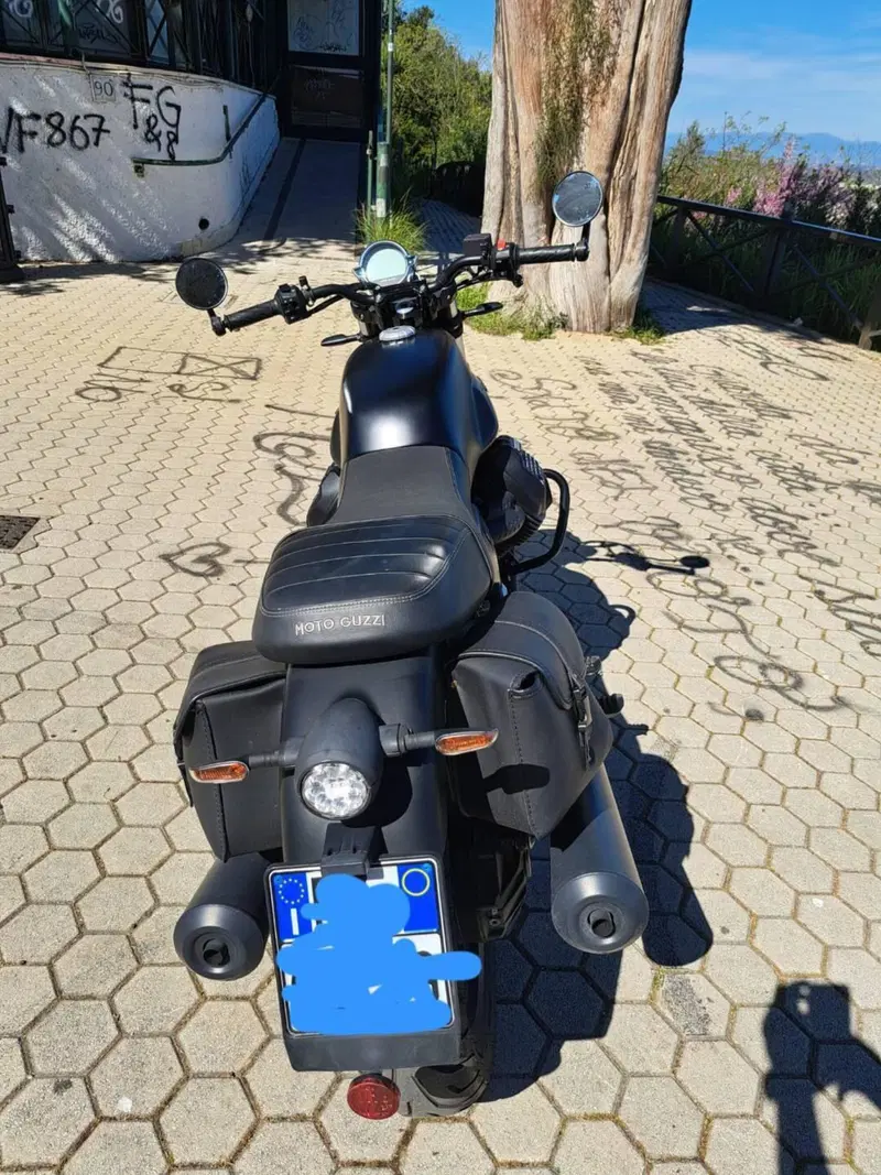 Moto Guzzi V7 Stone (2021 - 24) (6)