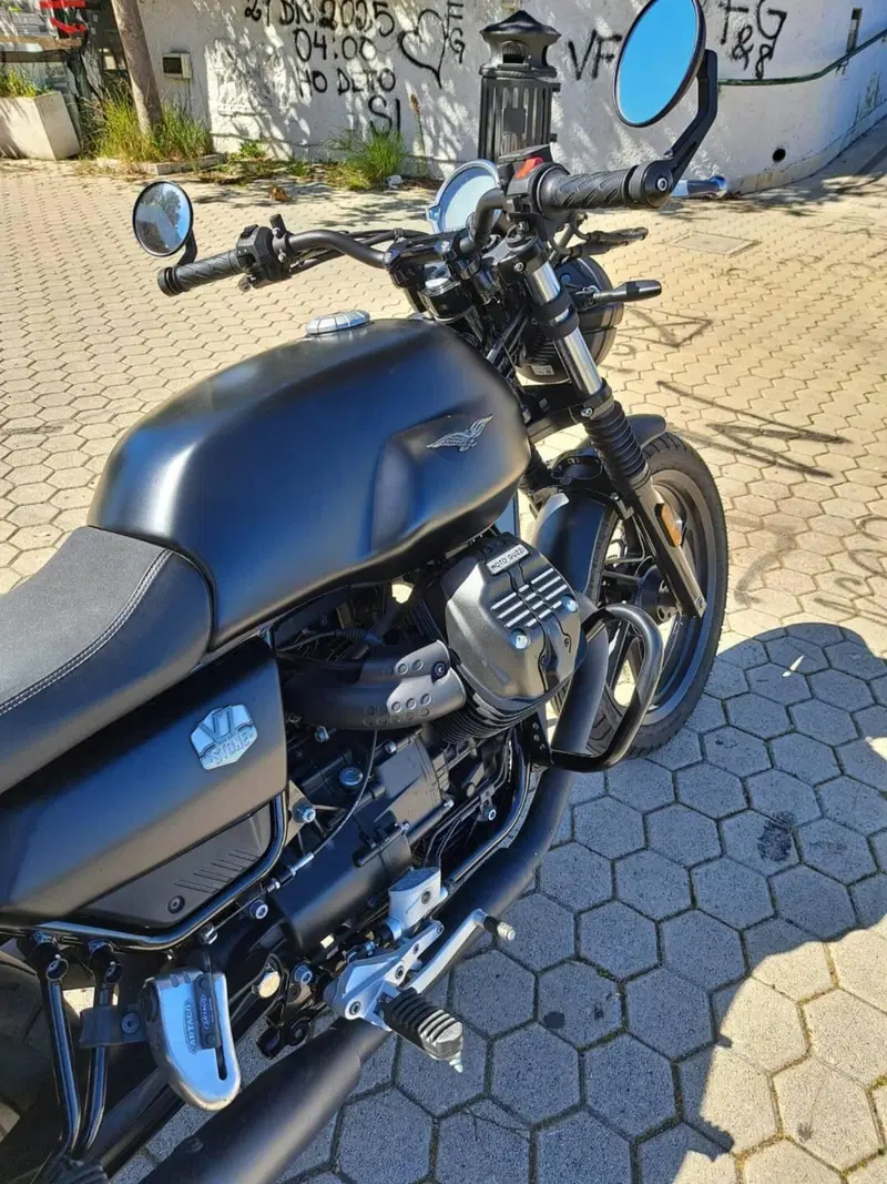 Moto Guzzi V7 Stone (2021 - 24) (8)