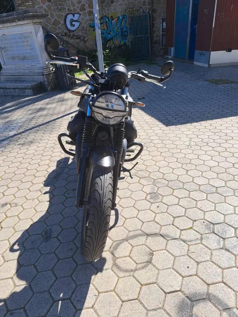 Moto Guzzi V7 Stone (2021 - 24) (11)