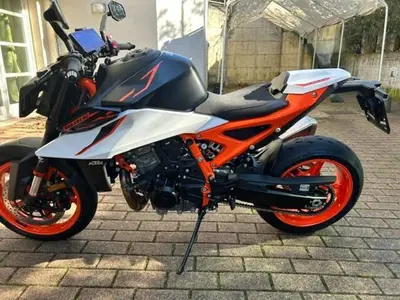 KTM 990 Duke R (2026) usata