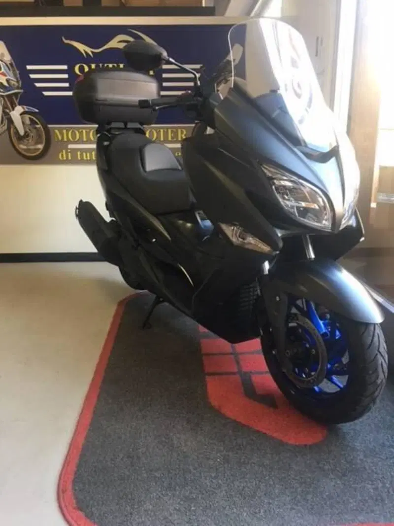 Suzuki Burgman 400 (2022 - 24) (5)