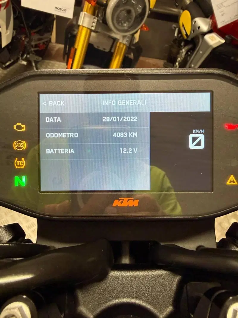 KTM 890 Duke (2021 - 23) (2)