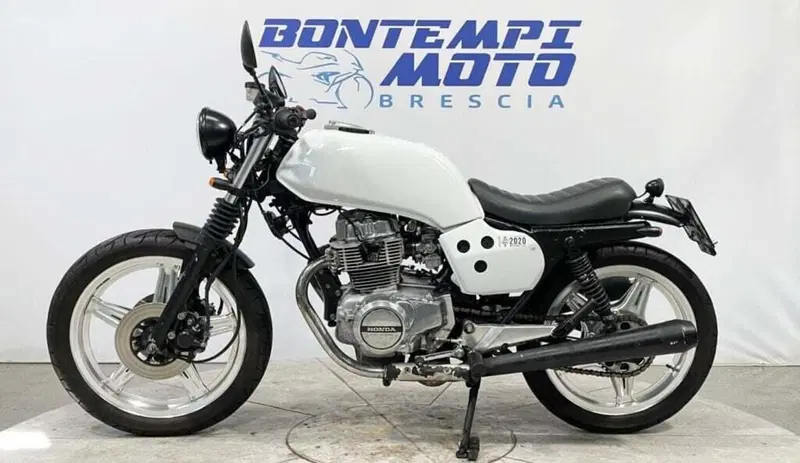 Honda CB 400 Four (2)