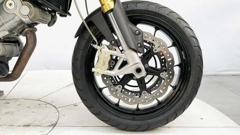 Aprilia Dorsoduro 750 (2009 - 14) (5)