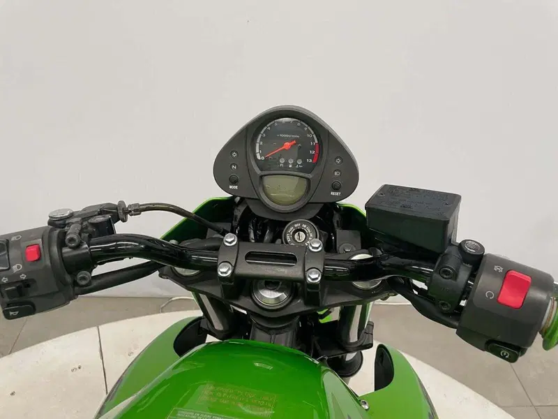 Kawasaki ER-6N (2006 - 09) (4)