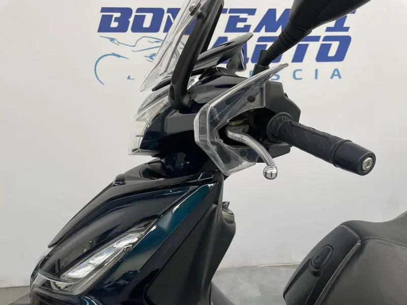 Kymco Agility 300i (2021 - 25) (4)