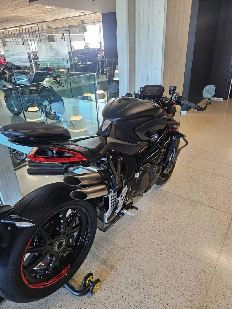 MV Agusta Brutale 1000 RR (2021 - 25) (3)