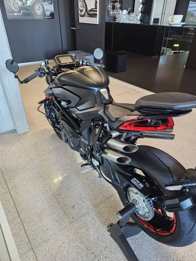 MV Agusta Brutale 1000 RR (2021 - 25) (4)