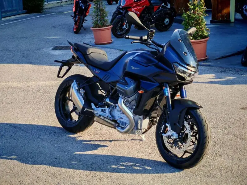 Moto Guzzi V100 Mandello (2025 - 26) (3)