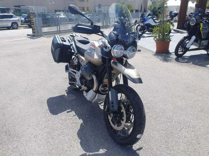 Moto Guzzi V85 TT Travel (2024 - 26) (5)