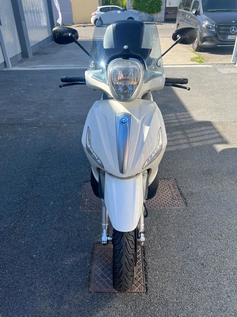 Piaggio Beverly 350 Police ABS-ASR (2018 - 20) (3)