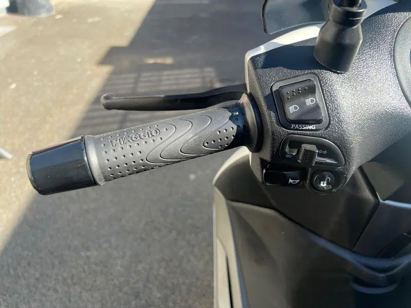 Piaggio Beverly 350 Police ABS-ASR (2018 - 20) (12)