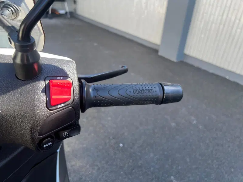 Piaggio Beverly 350 Police ABS-ASR (2018 - 20) (13)