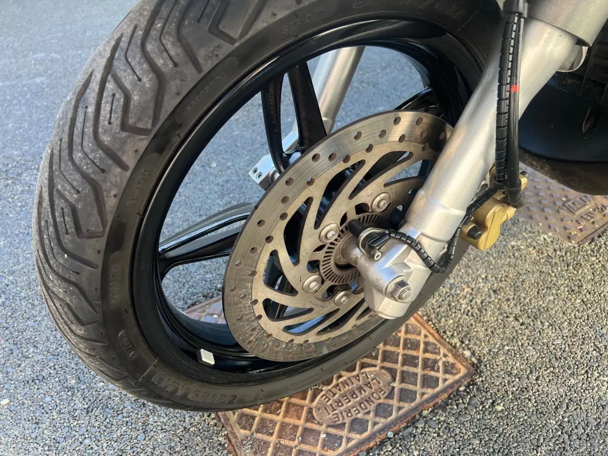 Piaggio Beverly 350 Police ABS-ASR (2018 - 20) (16)