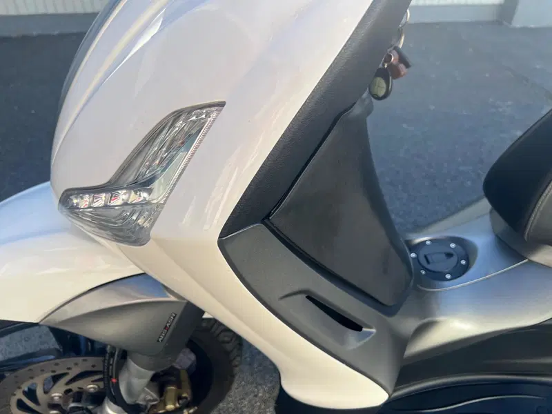 Piaggio Beverly 350 Police ABS-ASR (2018 - 20) (8)
