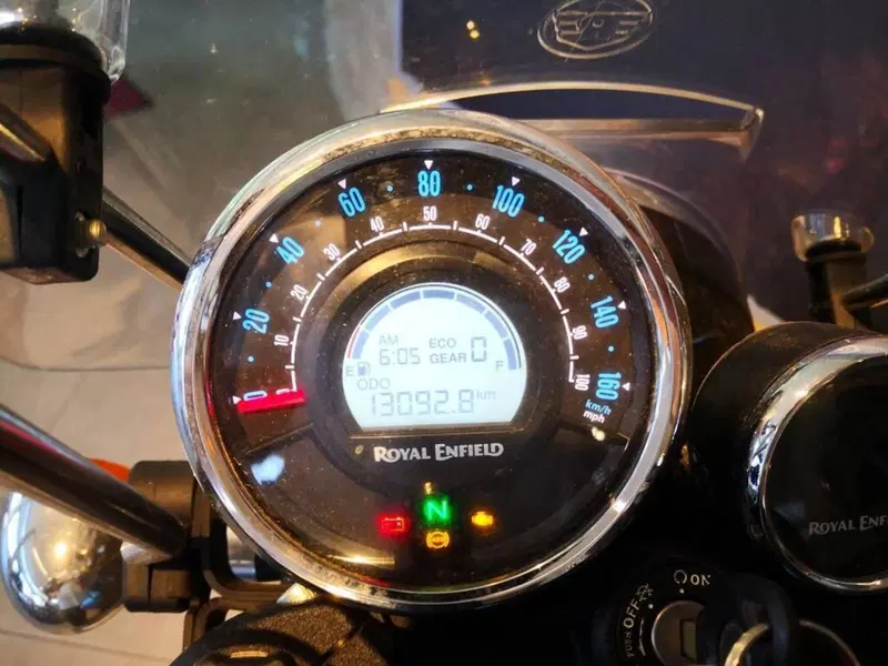 Royal Enfield Meteor 350 (2021 - 26) (12)