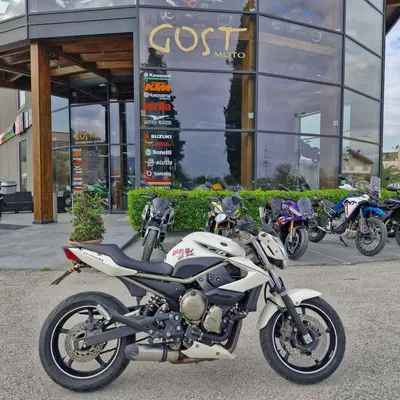 Yamaha XJ6 (2008 - 15) usata