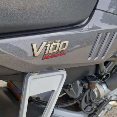 Moto Guzzi V100 Mandello S (2022 - 24) usata