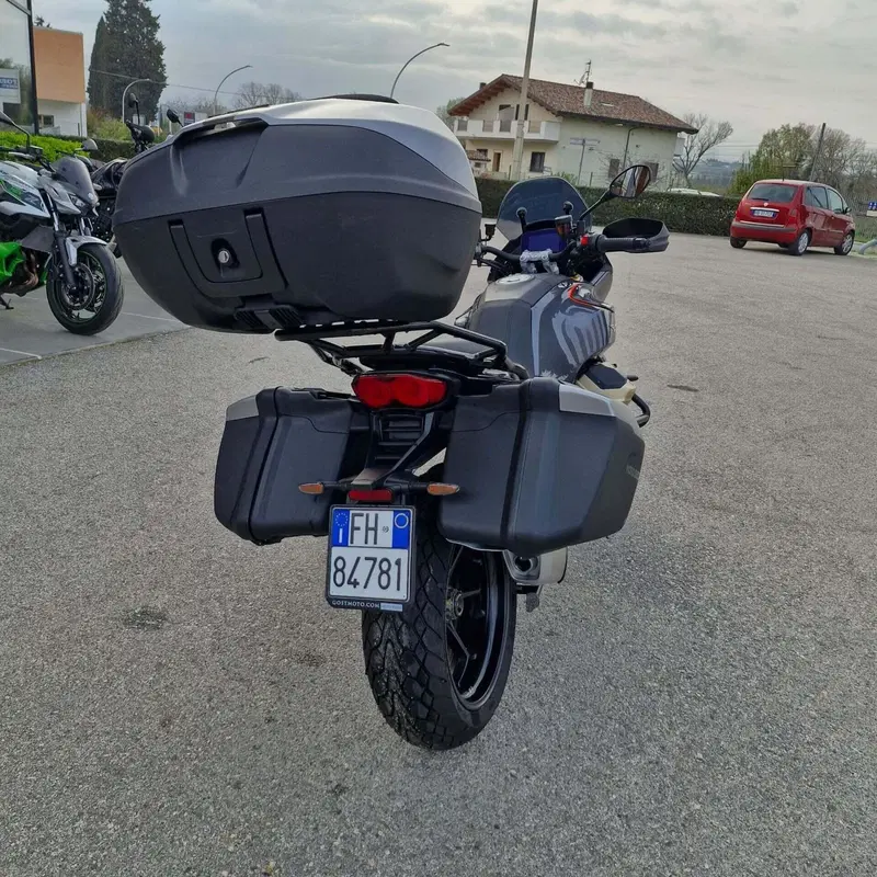 Moto Guzzi V100 Mandello S (2022 - 24) (4)