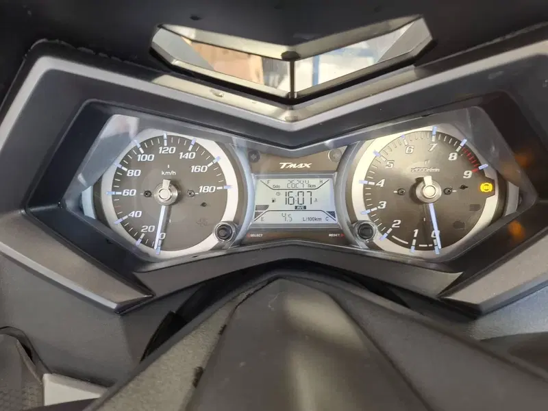 Yamaha T-Max 530 ABS (2015 - 17) (7)