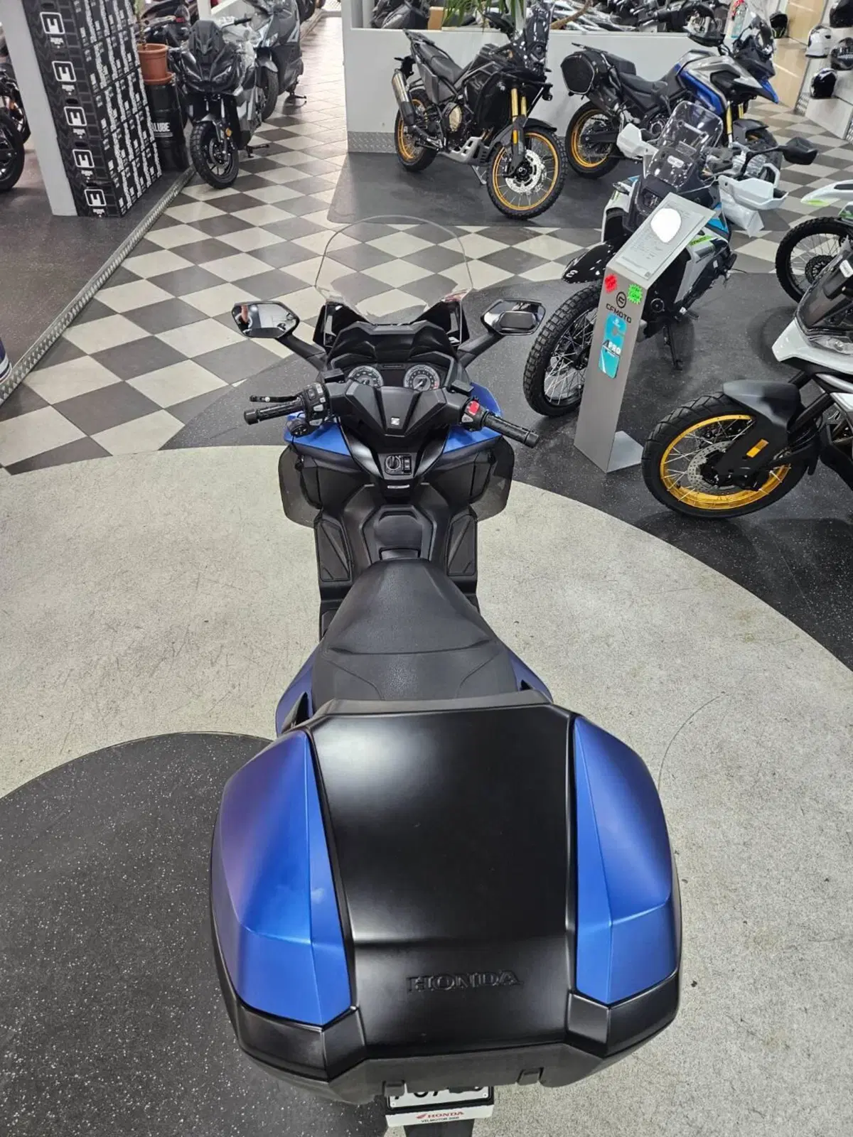 Honda Forza 350 Deluxe (2022 - 24) (4)