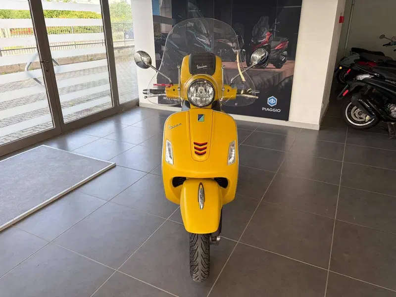 Vespa GTS 300 Super Sport (2017 - 19) (2)