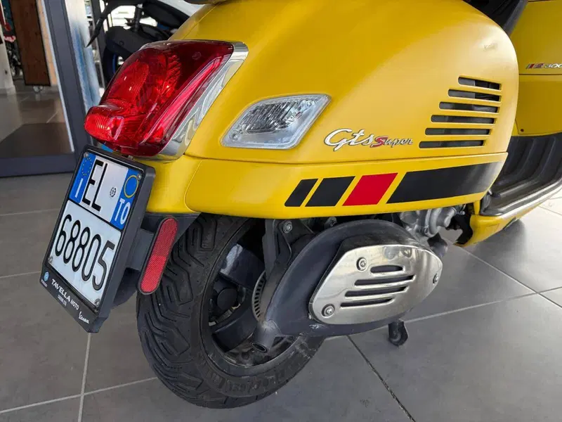 Vespa GTS 300 Super Sport (2017 - 19) (12)