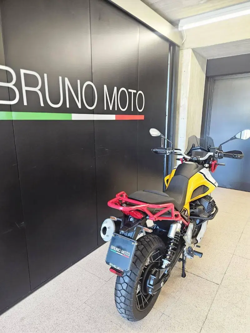 Moto Guzzi V85 TT (2021 - 23) (4)