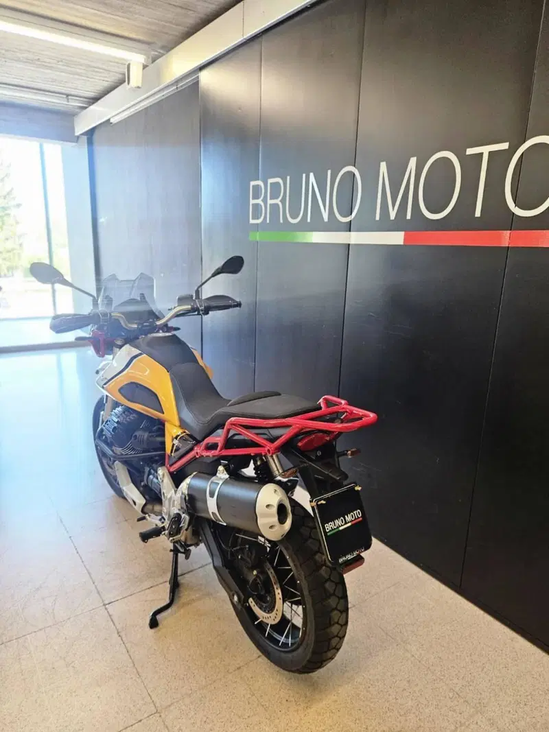 Moto Guzzi V85 TT (2021 - 23) (7)