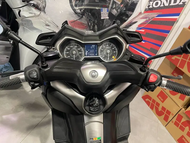 Yamaha X-Max 300 ABS (2017 - 20) (9)