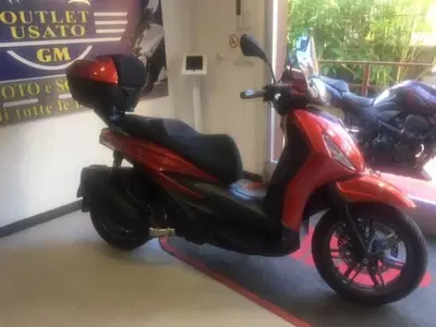 Piaggio Beverly 300 Hpe (2021) usata