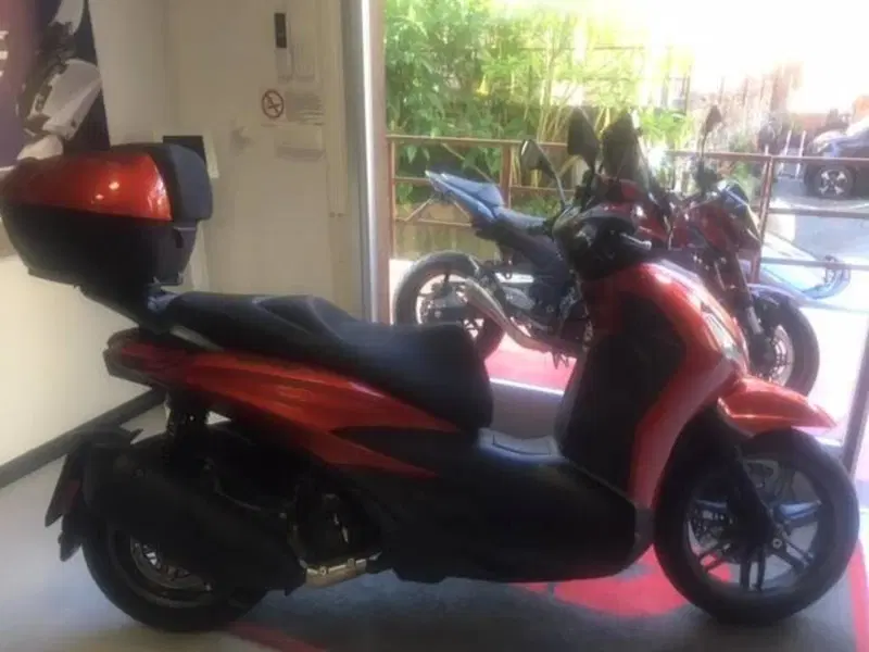 Piaggio Beverly 300 Hpe (2021) (5)