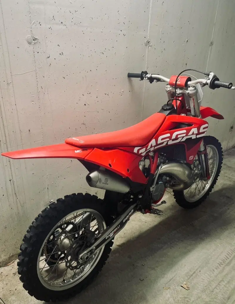 GASGAS MC 125 (2023) (2)