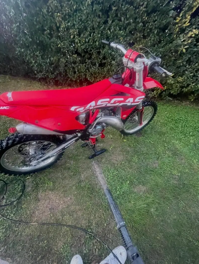 GASGAS MC 125 (2023) (3)