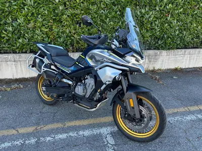 CFMOTO 800MT Touring (2022 - 26) usata
